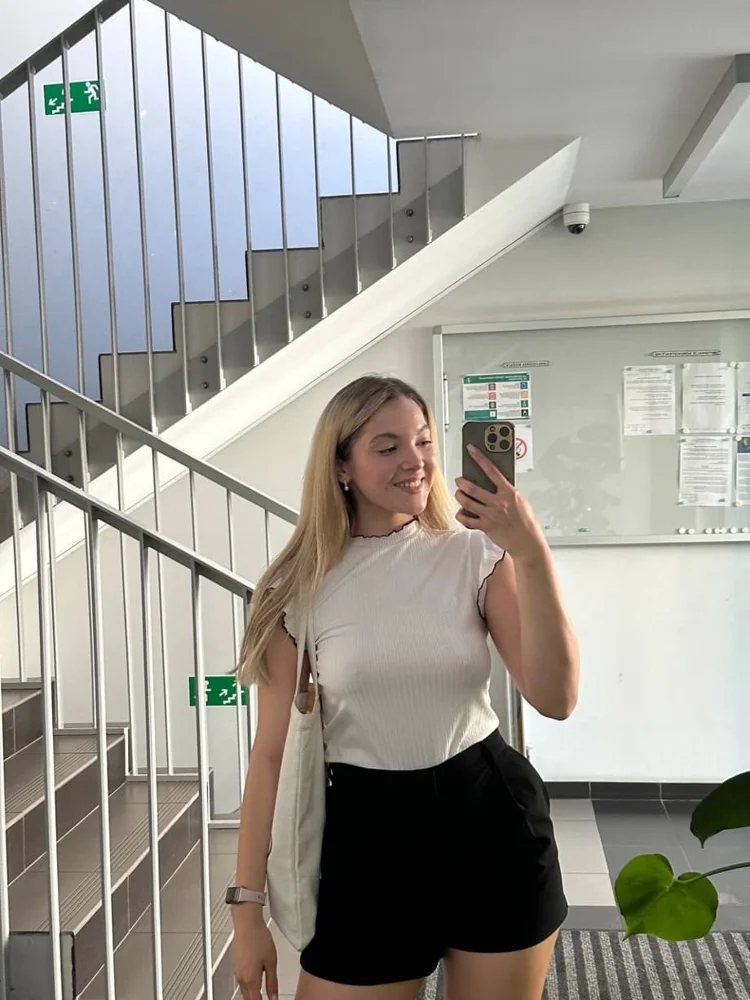 Illustrative profile photo